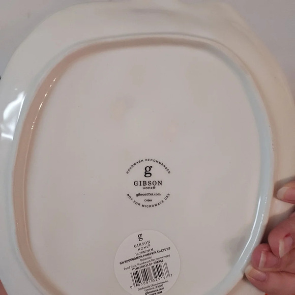 Gibson Home Kookoomon Pumpkin Shaped Plate Set of 4 - Picture 6 of 9